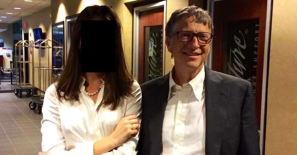 Bill Gates Apologizes to Foundation for 